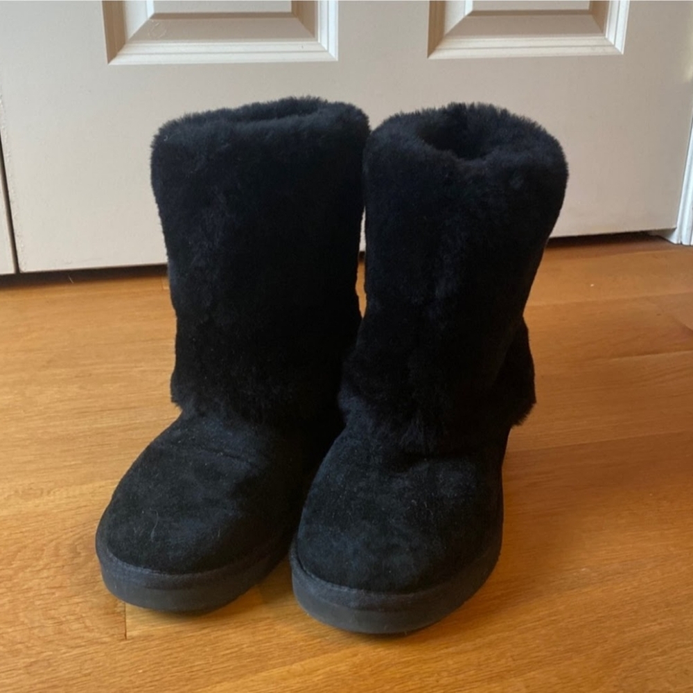 UGG Black on Black Patten Sherpa Boots, Size8